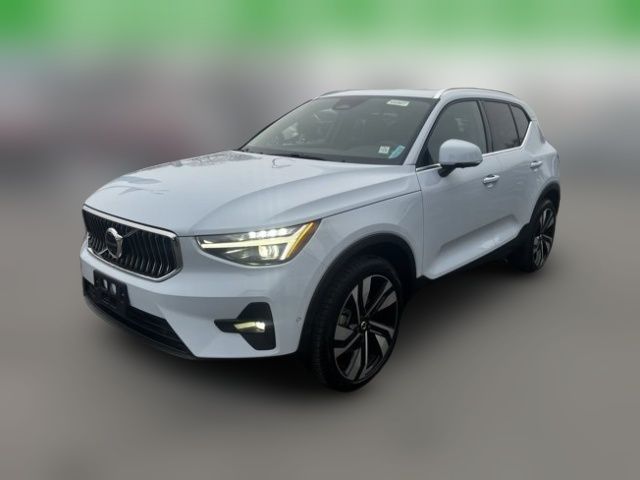 2025 Volvo XC40 Plus Bright Theme