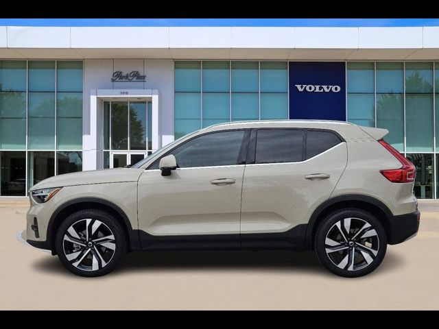 2025 Volvo XC40 Plus Bright Theme