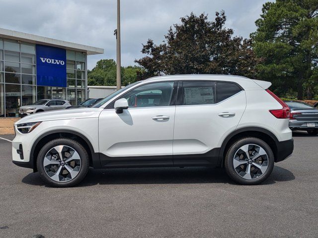 2025 Volvo XC40 Plus Bright Theme