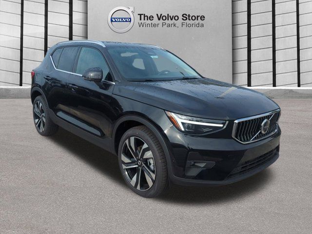 2025 Volvo XC40 Plus Bright Theme