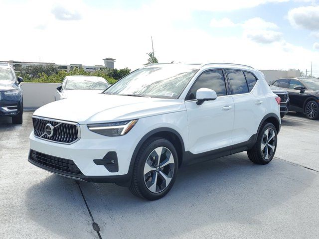 2025 Volvo XC40 Plus Bright Theme