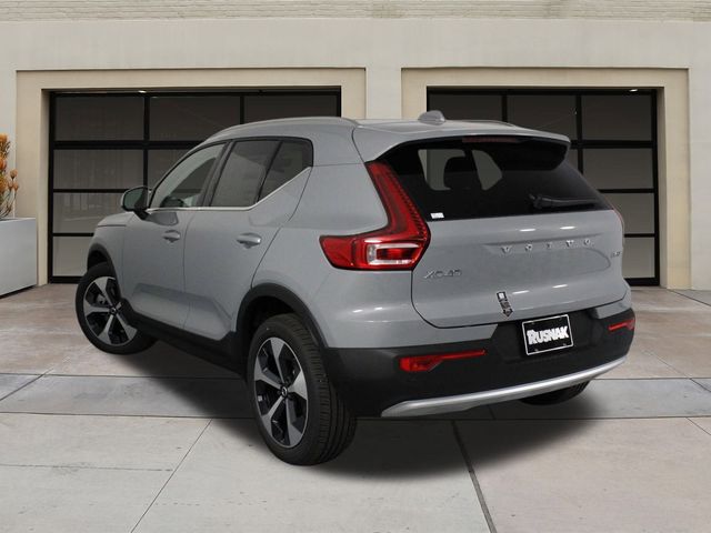 2025 Volvo XC40 Plus Bright Theme