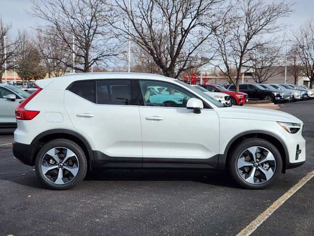 2025 Volvo XC40 Plus Bright Theme