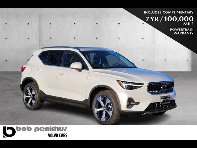 2025 Volvo XC40 Plus Bright Theme