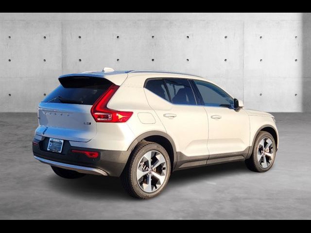 2025 Volvo XC40 Plus Bright Theme