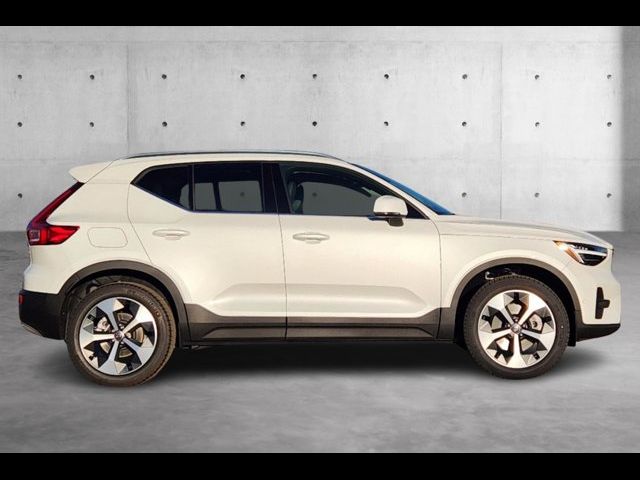 2025 Volvo XC40 Plus Bright Theme