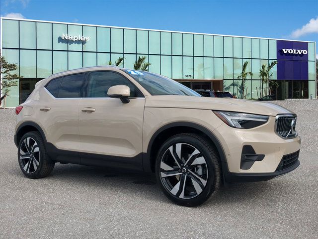 2025 Volvo XC40 Plus Bright Theme