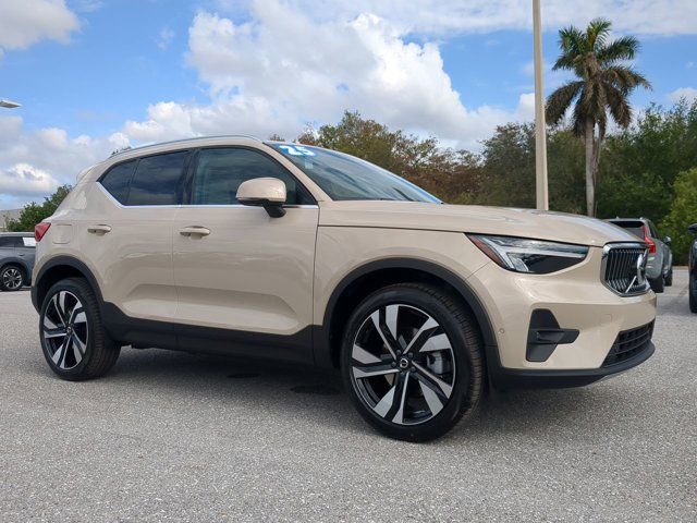 2025 Volvo XC40 Plus Bright Theme