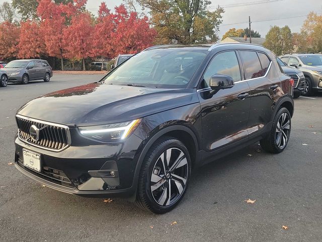 2025 Volvo XC40 Plus Bright Theme