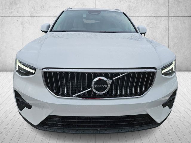 2025 Volvo XC40 Plus Bright Theme