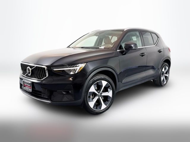 2025 Volvo XC40 Plus Bright Theme