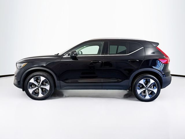 2025 Volvo XC40 Plus Bright Theme