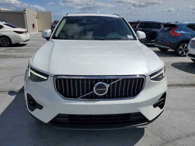 2025 Volvo XC40 Plus Bright Theme