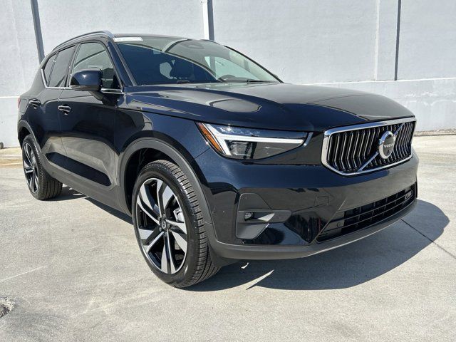 2025 Volvo XC40 Plus Bright Theme