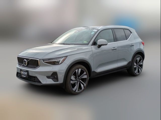 2025 Volvo XC40 Plus Bright Theme