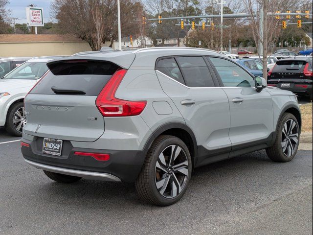 2025 Volvo XC40 Plus Bright Theme