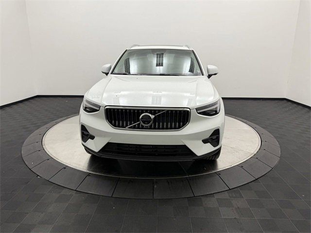 2025 Volvo XC40 Plus Bright Theme