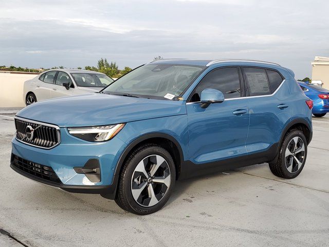 2025 Volvo XC40 Plus Bright Theme