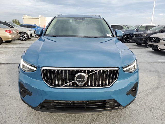 2025 Volvo XC40 Plus Bright Theme