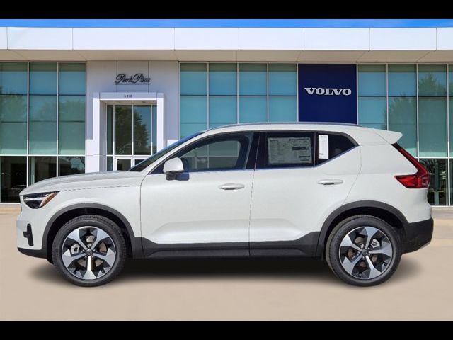 2025 Volvo XC40 Plus Bright Theme