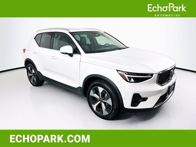 2025 Volvo XC40 Plus Bright Theme