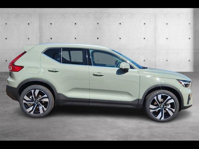 2025 Volvo XC40 Plus Bright Theme