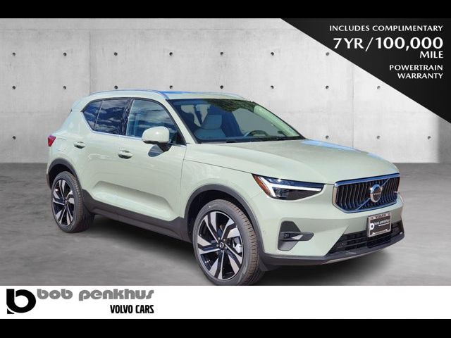 2025 Volvo XC40 Plus Bright Theme