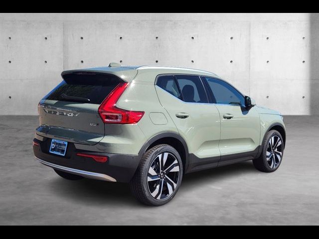 2025 Volvo XC40 Plus Bright Theme