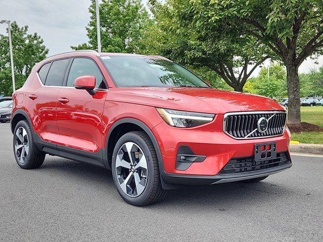 2025 Volvo XC40 Plus Bright Theme