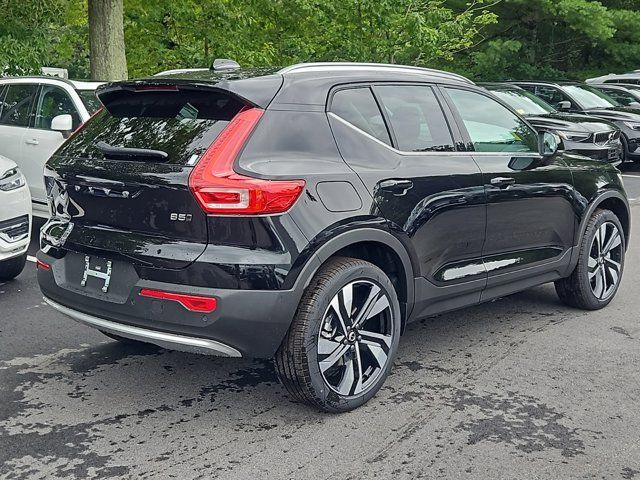 2025 Volvo XC40 Plus Bright Theme