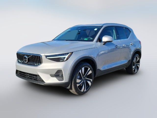 2025 Volvo XC40 Plus Bright Theme