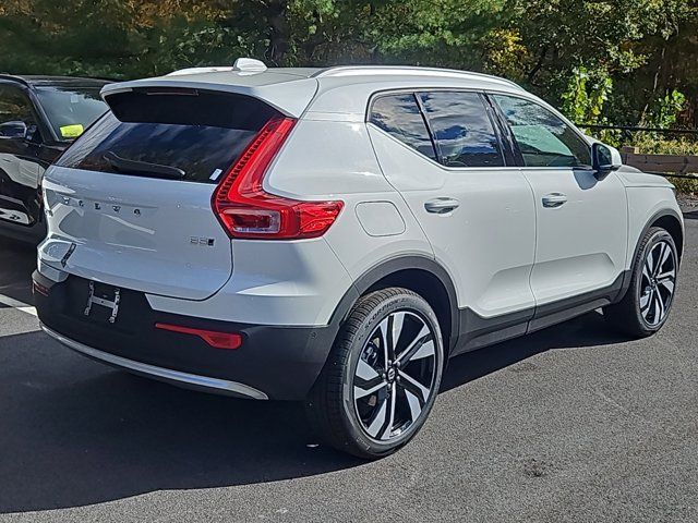 2025 Volvo XC40 Plus Bright Theme