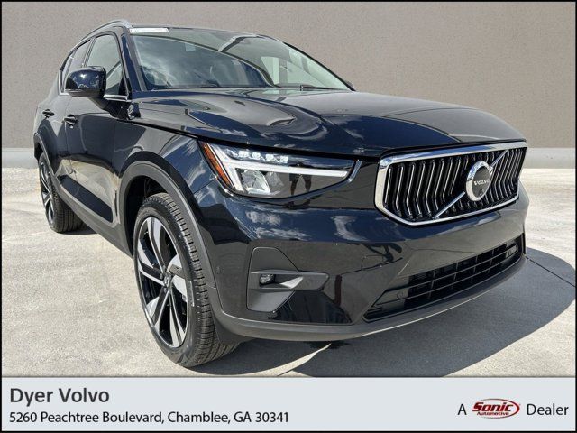 2025 Volvo XC40 Plus Bright Theme