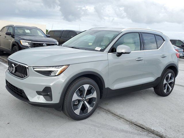 2025 Volvo XC40 Plus Bright Theme