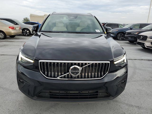 2025 Volvo XC40 Plus Bright Theme