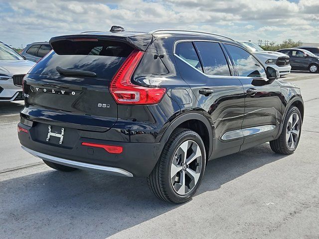 2025 Volvo XC40 Plus Bright Theme