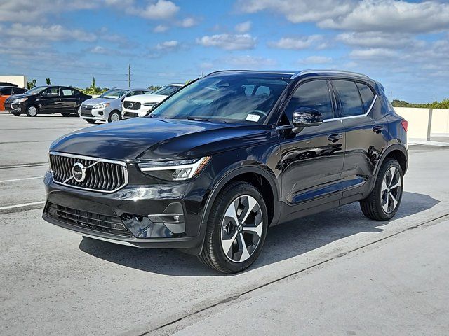 2025 Volvo XC40 Plus Bright Theme