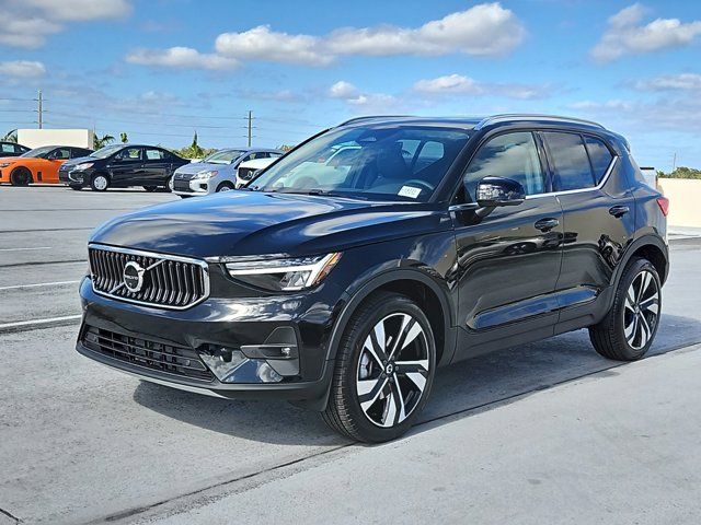 2025 Volvo XC40 Plus Bright Theme