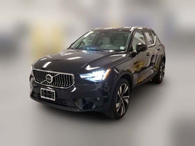 2025 Volvo XC40 Plus Bright Theme