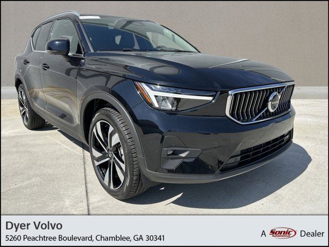 2025 Volvo XC40 Plus Bright Theme