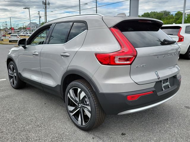 2025 Volvo XC40 Plus Bright Theme