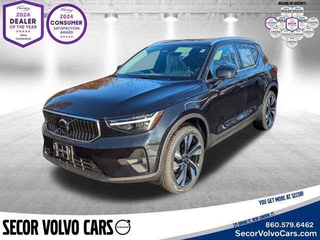 2025 Volvo XC40 Plus Bright Theme