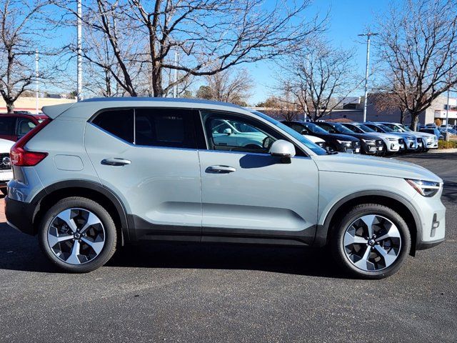 2025 Volvo XC40 Plus Bright Theme