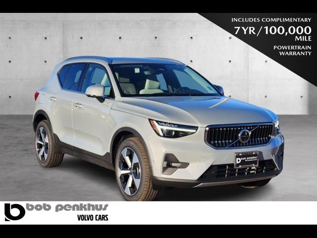 2025 Volvo XC40 Plus Bright Theme