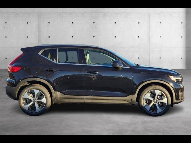 2025 Volvo XC40 Plus Bright Theme