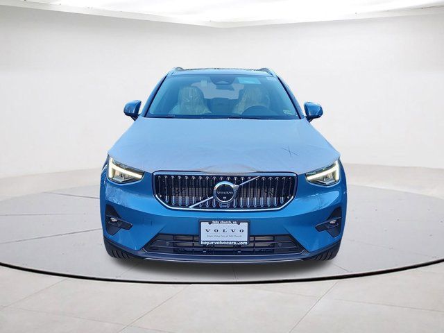 2025 Volvo XC40 Plus Bright Theme