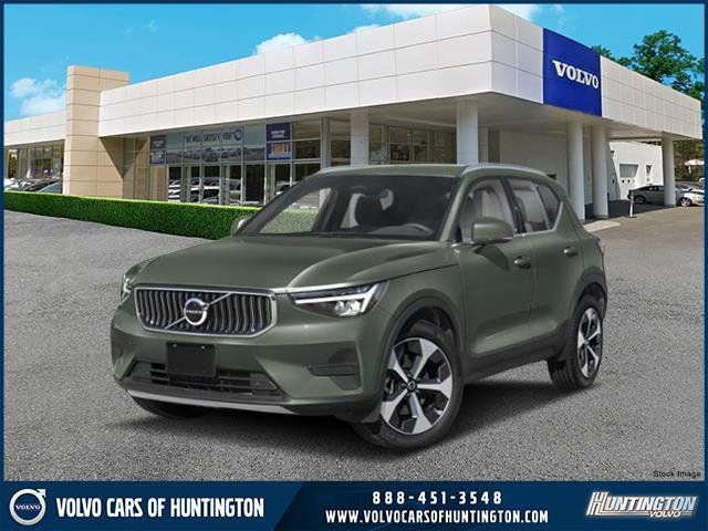 2025 Volvo XC40 Plus Bright Theme