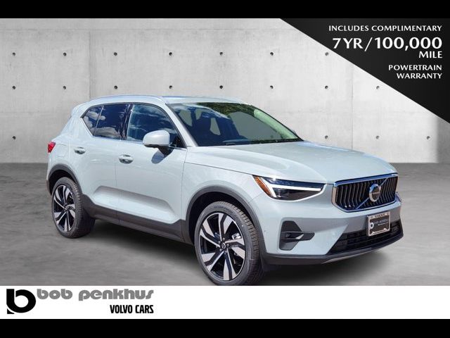 2025 Volvo XC40 Plus Bright Theme