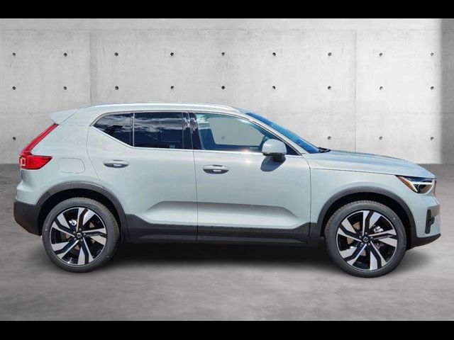 2025 Volvo XC40 Plus Bright Theme