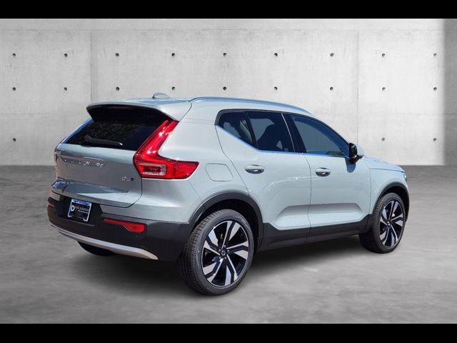 2025 Volvo XC40 Plus Bright Theme